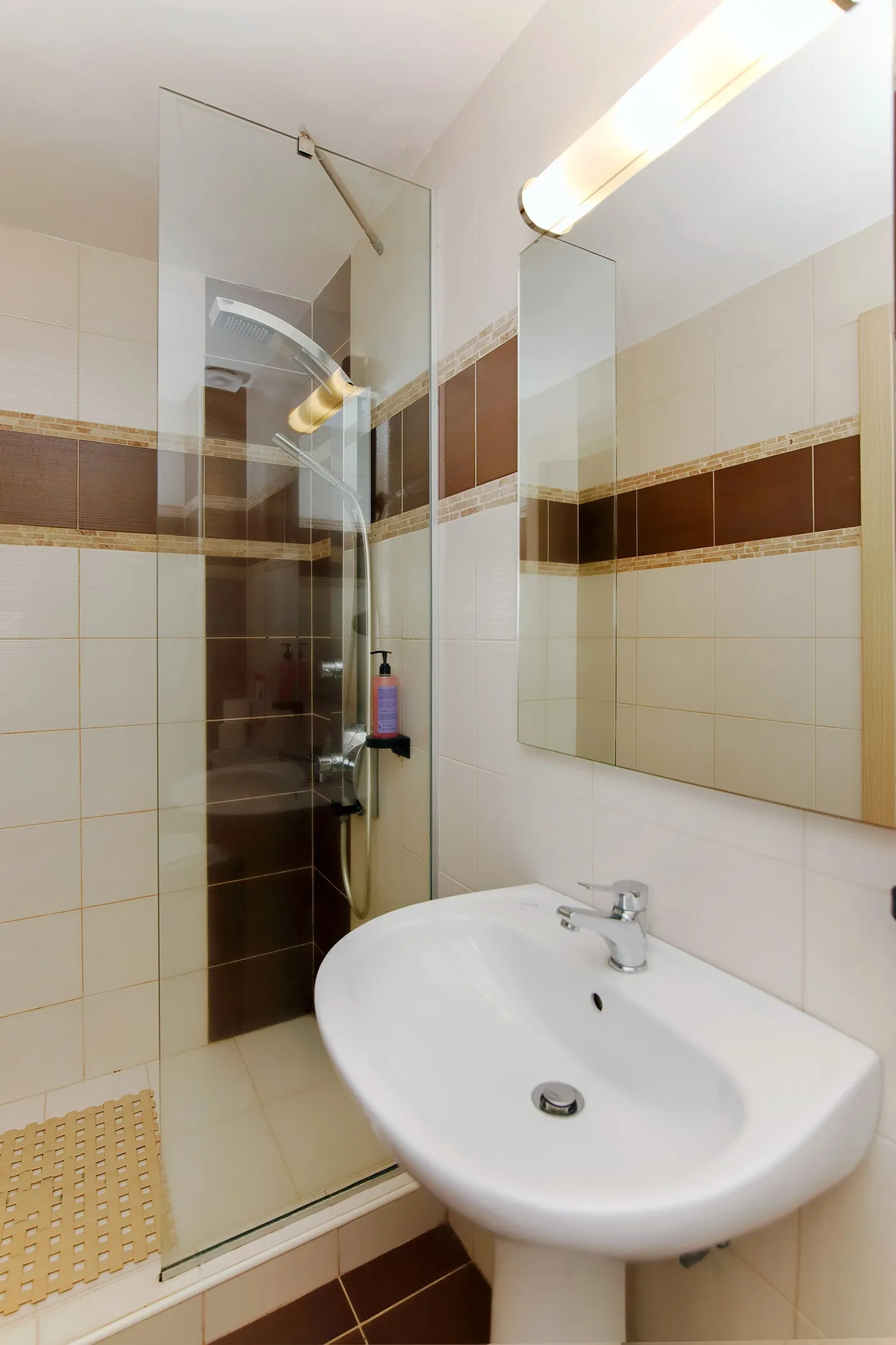 Tiara Holidays - Allegro Maisonettes - 6P - kupatilo